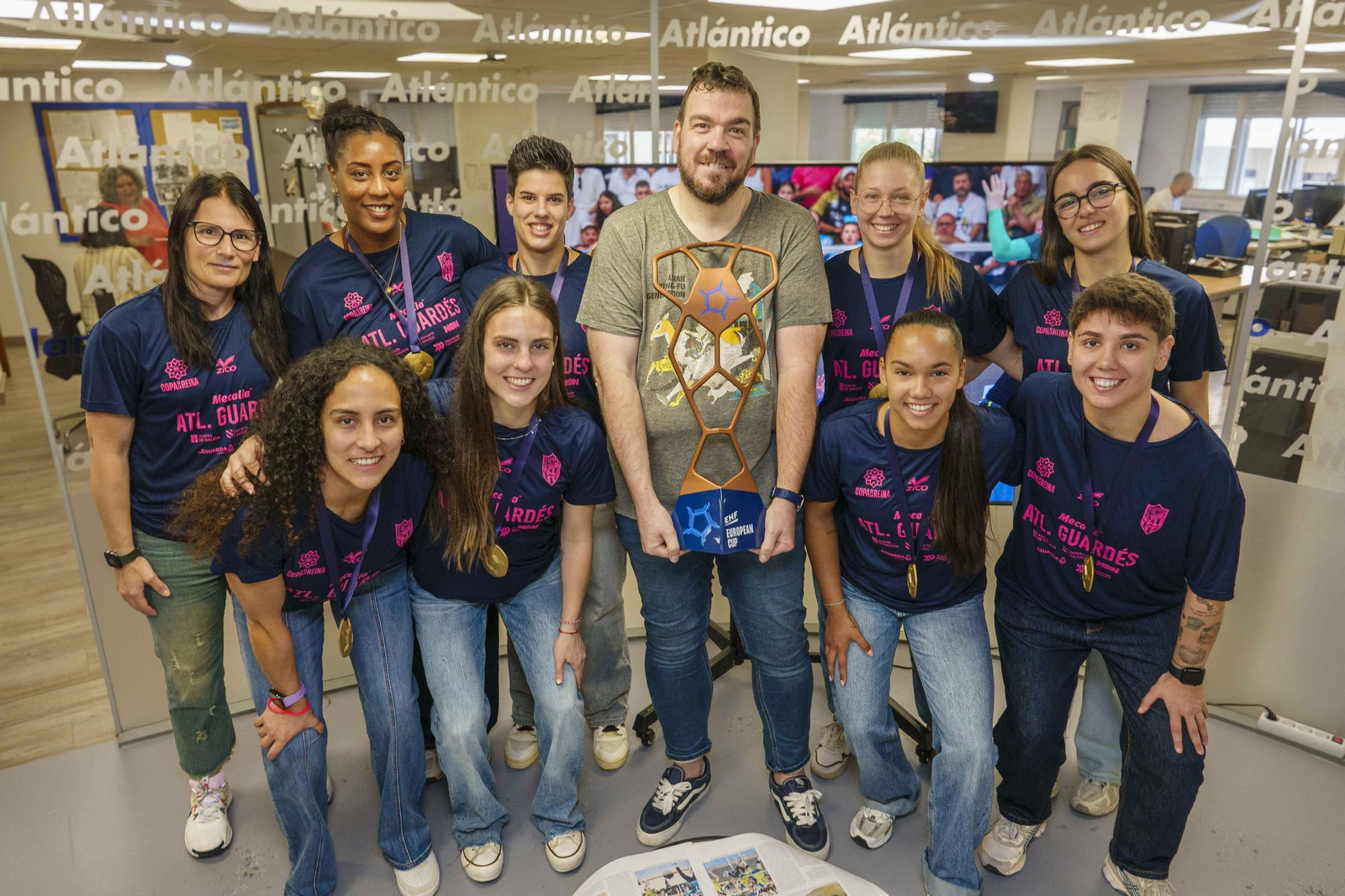 Galería | El Guardés visitó Atlántico para celebrar la Copa Europea de balonmano