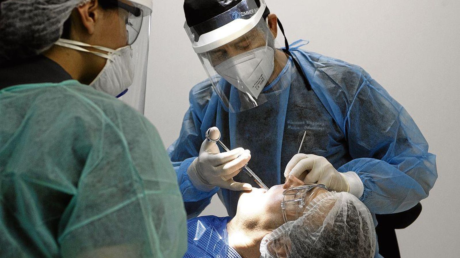 Ourense 4/5/20 Clínica Floreano Vázquez Taín ,vuelta al trabajo  Fotos Martiño Pinal