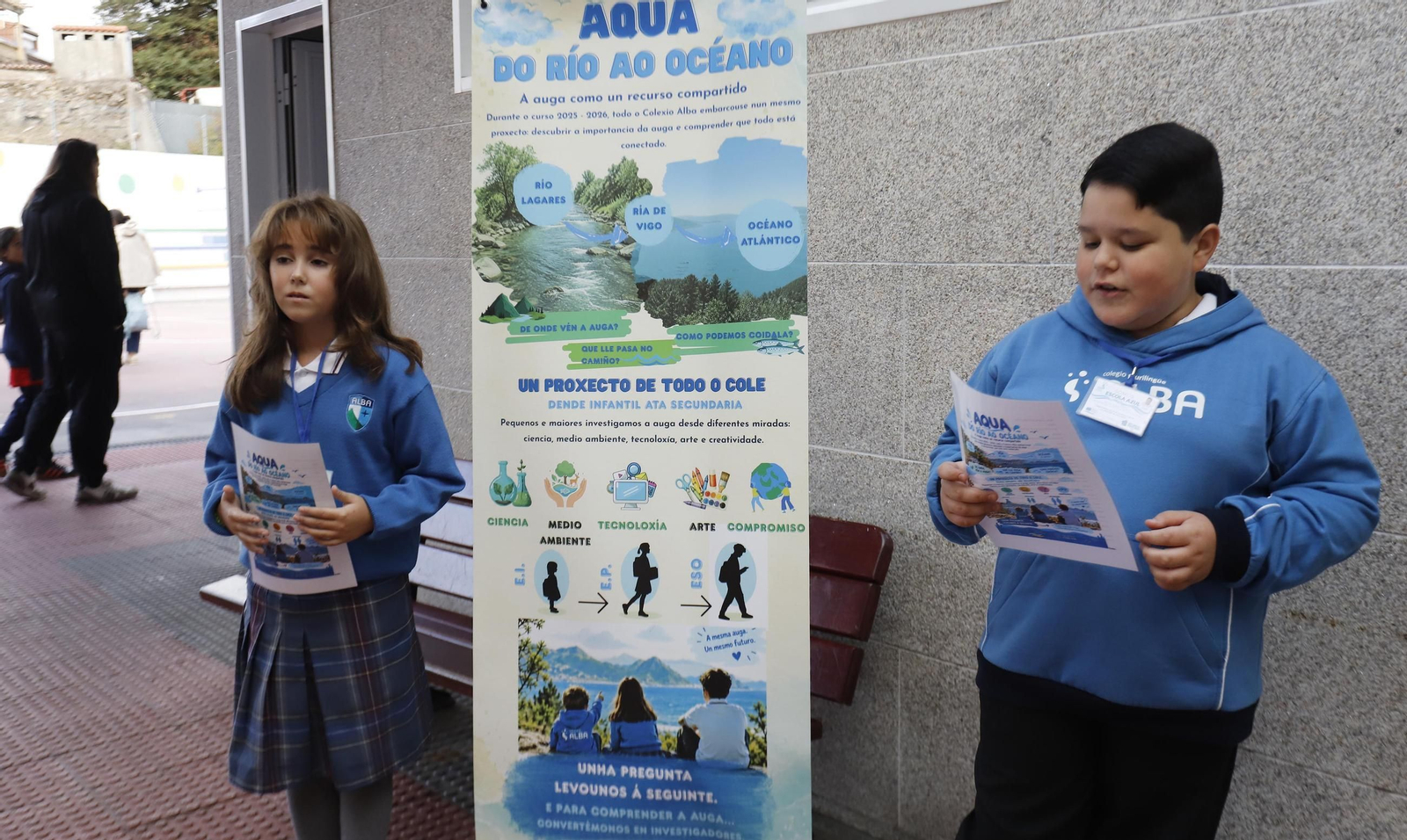 Galería | El Colegio Alba de Vigo celebra la jornada “Alba en Azul”
