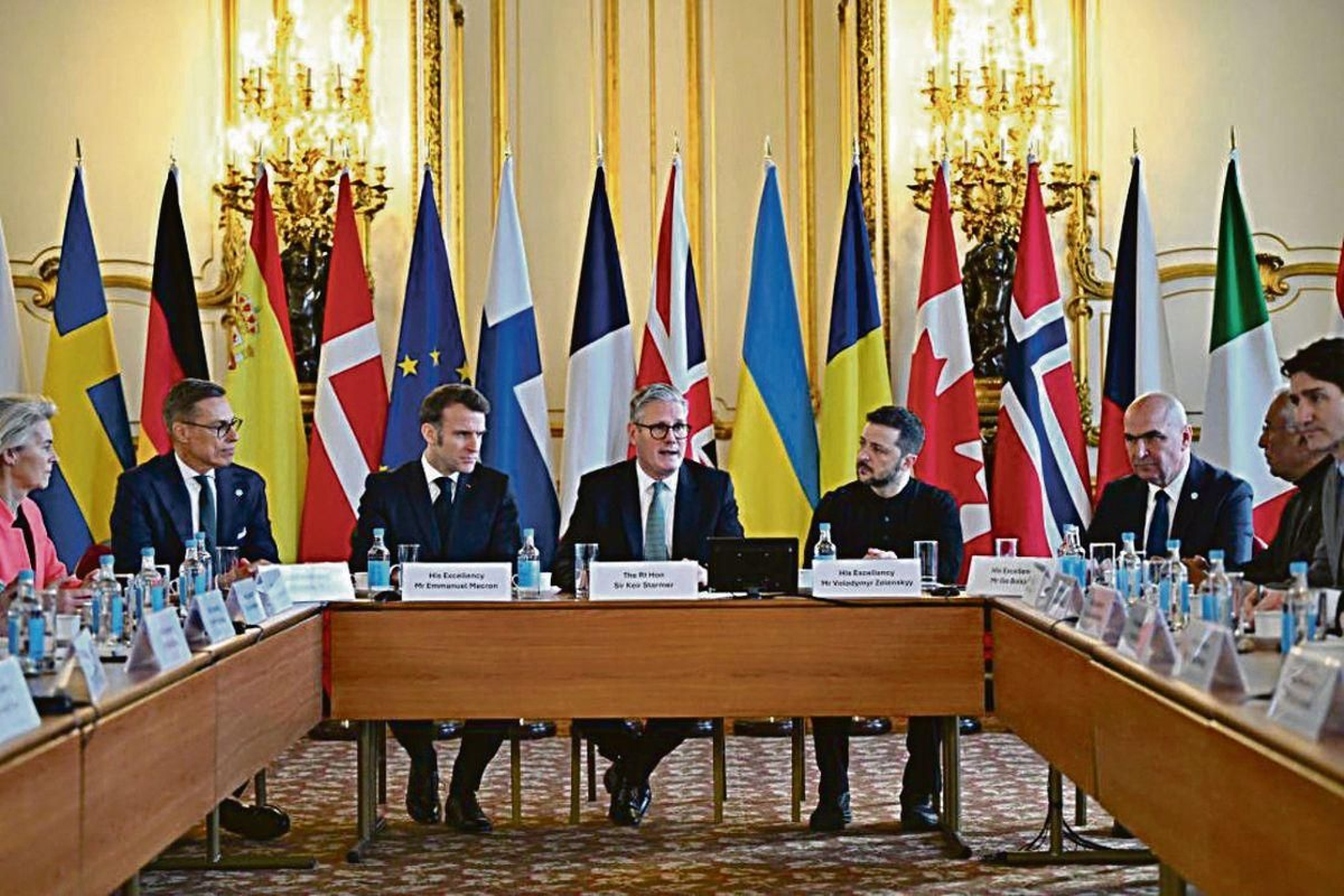 El presidente de Ucrania, Volodimir Zelenski, en un encuentro con líderes europeos.