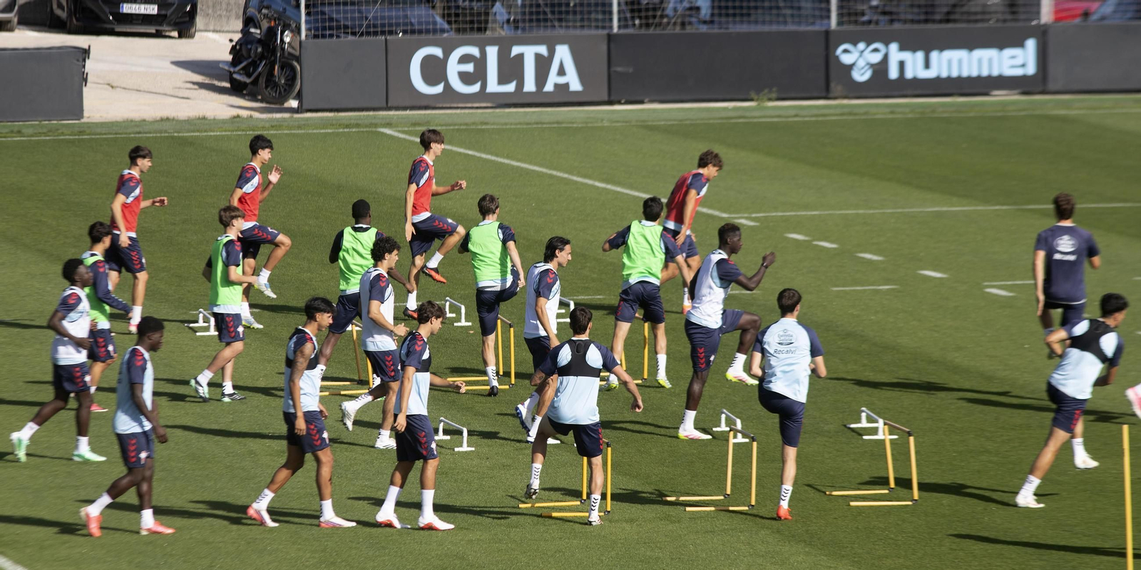 Los jugadores del Celta Fortuna, en su última sesión de entrenamiento de la semana.