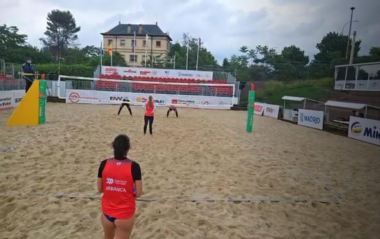 La lluvia y el frío marcaron la semifinal disputada ayer en Madrid.