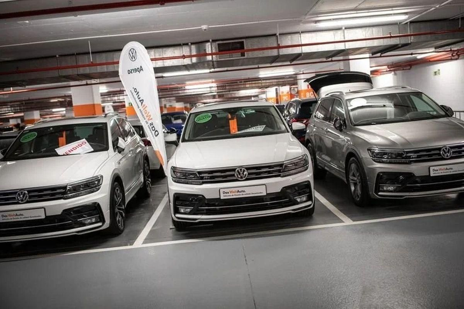 Vehículo en uno de los salones anteriores.