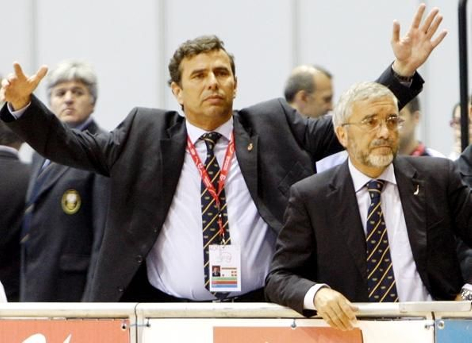 Carlos Feriche gesticula durante el partido de ayer contra Suiza. Foto: marta brea