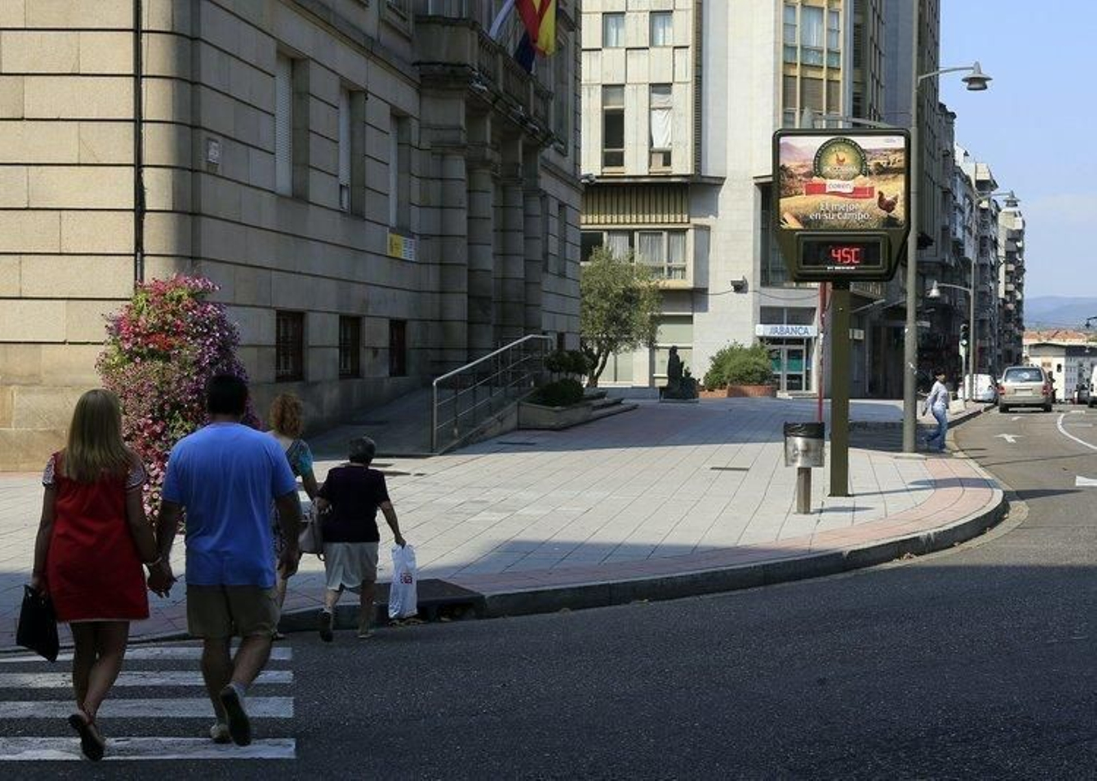 El 21 de agosto fue la jornada más calurosa. En la imagen, el centro de Ourense en esa jornada.