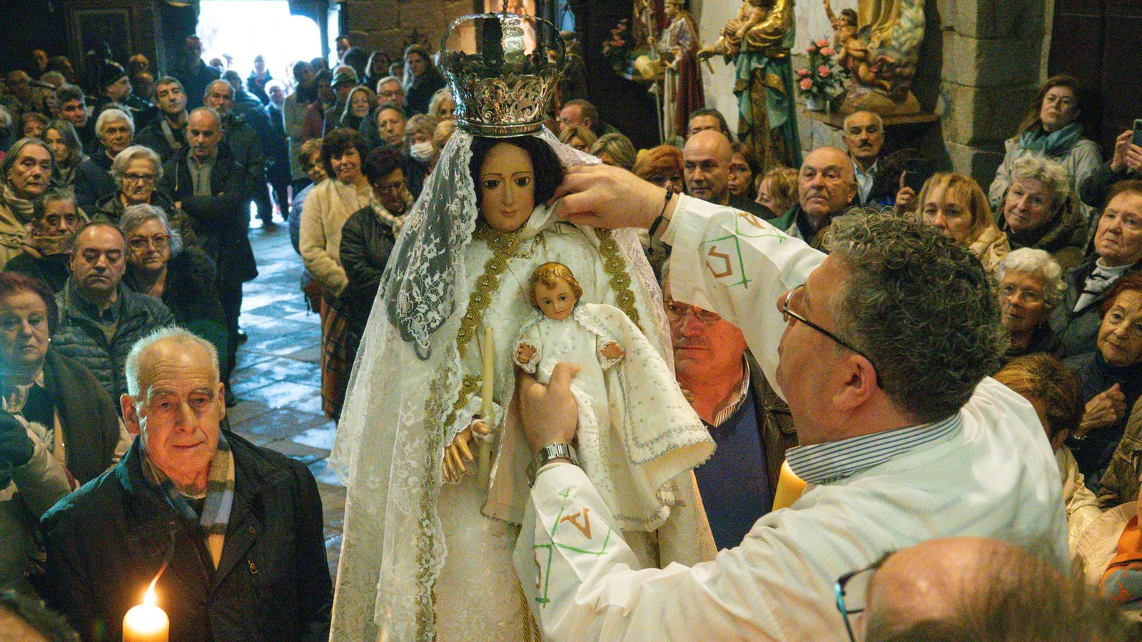 Galería | Vigo celebra As Candelas pese a la lluvia