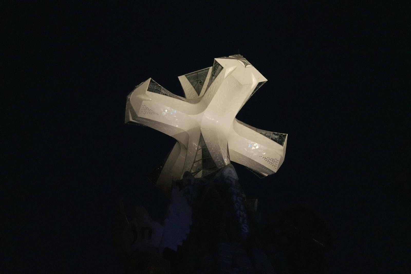 Galería | El papa León XIV se despide de Barcelona: misa y bendición en la Sagrada Familia