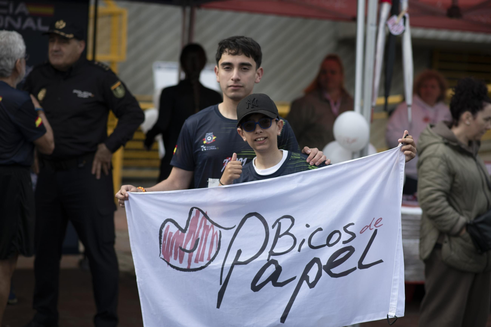 Galería |  Ourense se llena de solidaridad y corredores para la III Carrera Ruta 091 de la Policía Nacional