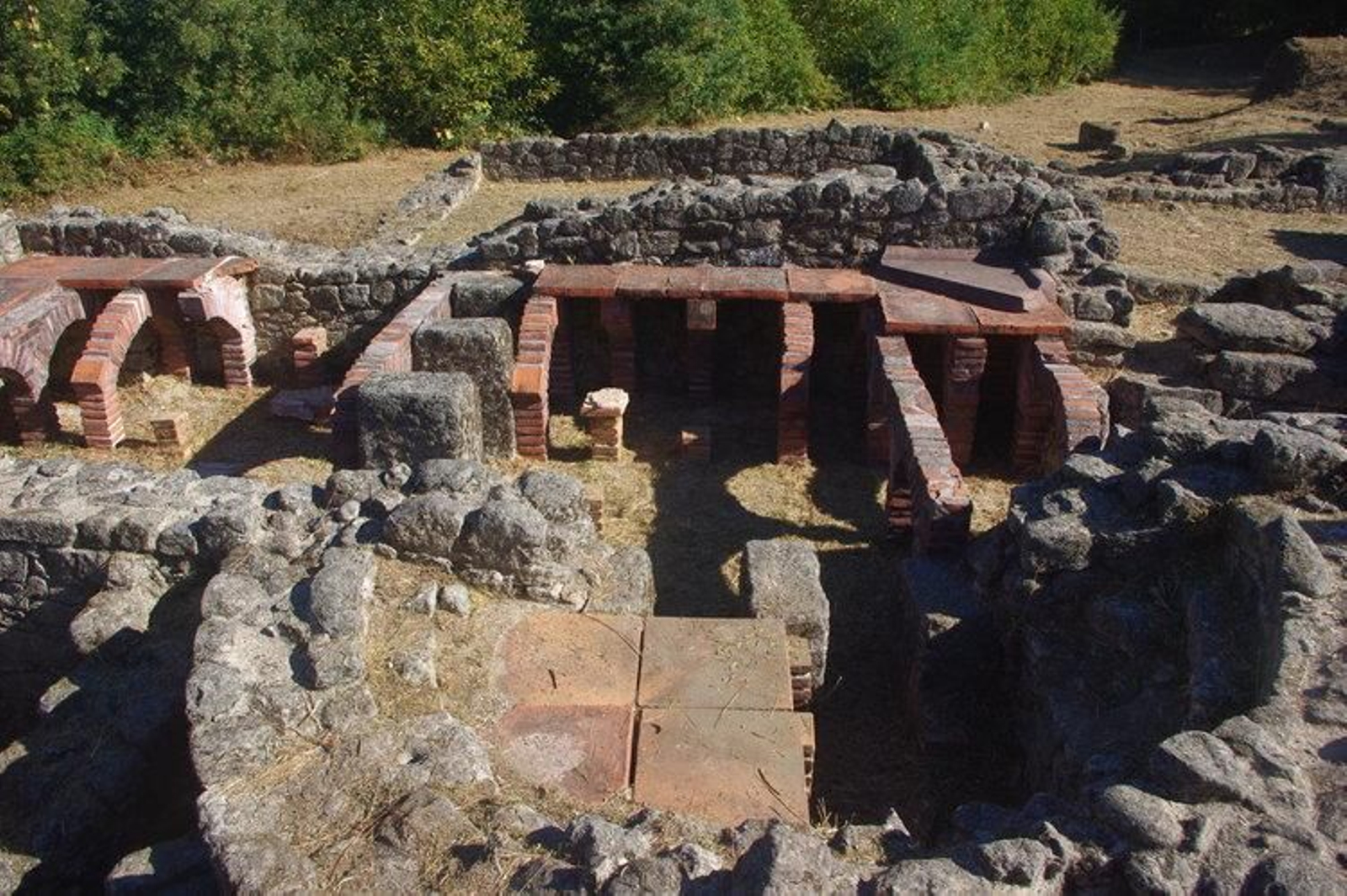 Estado que presenta el yacimiento tras las primeras intervenciones.