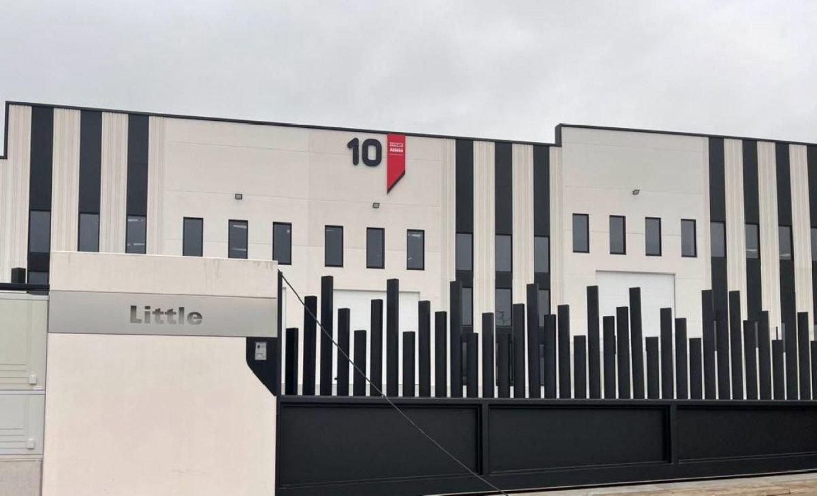 Instalaciones que ocupa la empresa en el complejo de naves modulares en A Veigadaña, Mos.