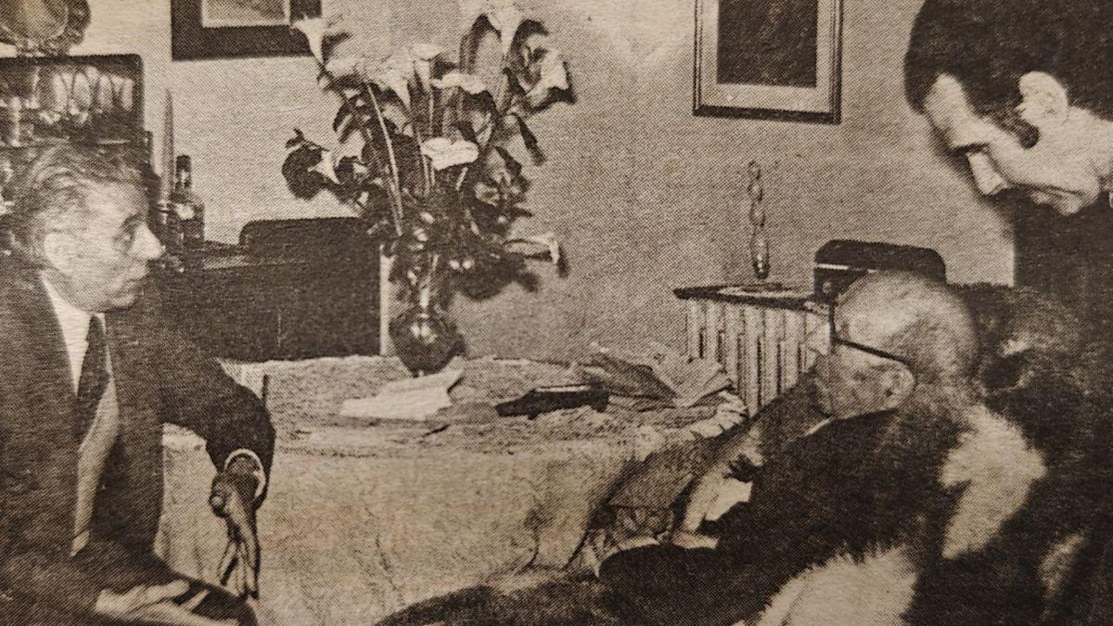 De izquierda a derecha, don Joaquín Llobell Muedra, don Ramón Otero Pedrayo y el doctor Conde Corbal.