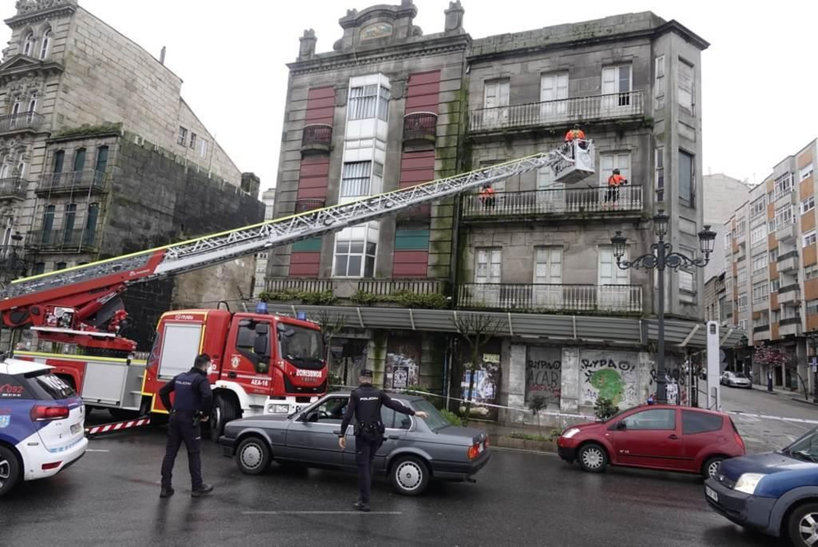 Se derrumba un edificio en el centro de Vigo _ Vicente Alonso 2