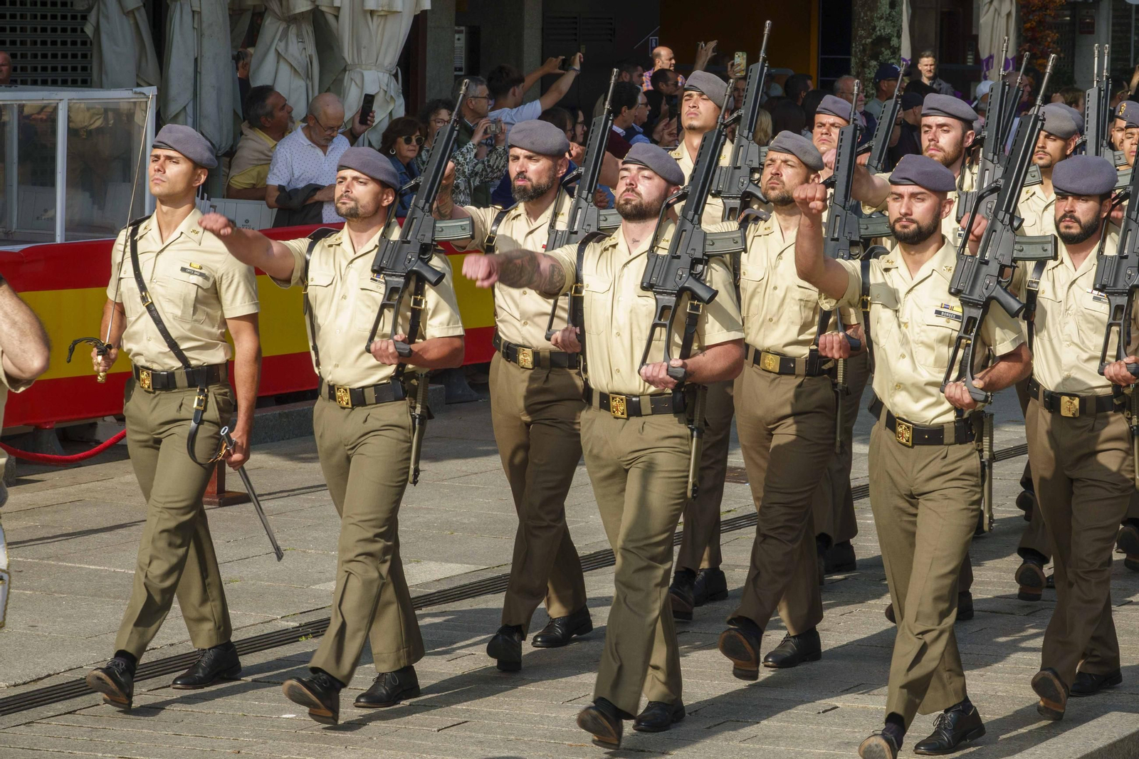 Galería | Comienza la programación del Día de las Fuerzas Armadas en Vigo