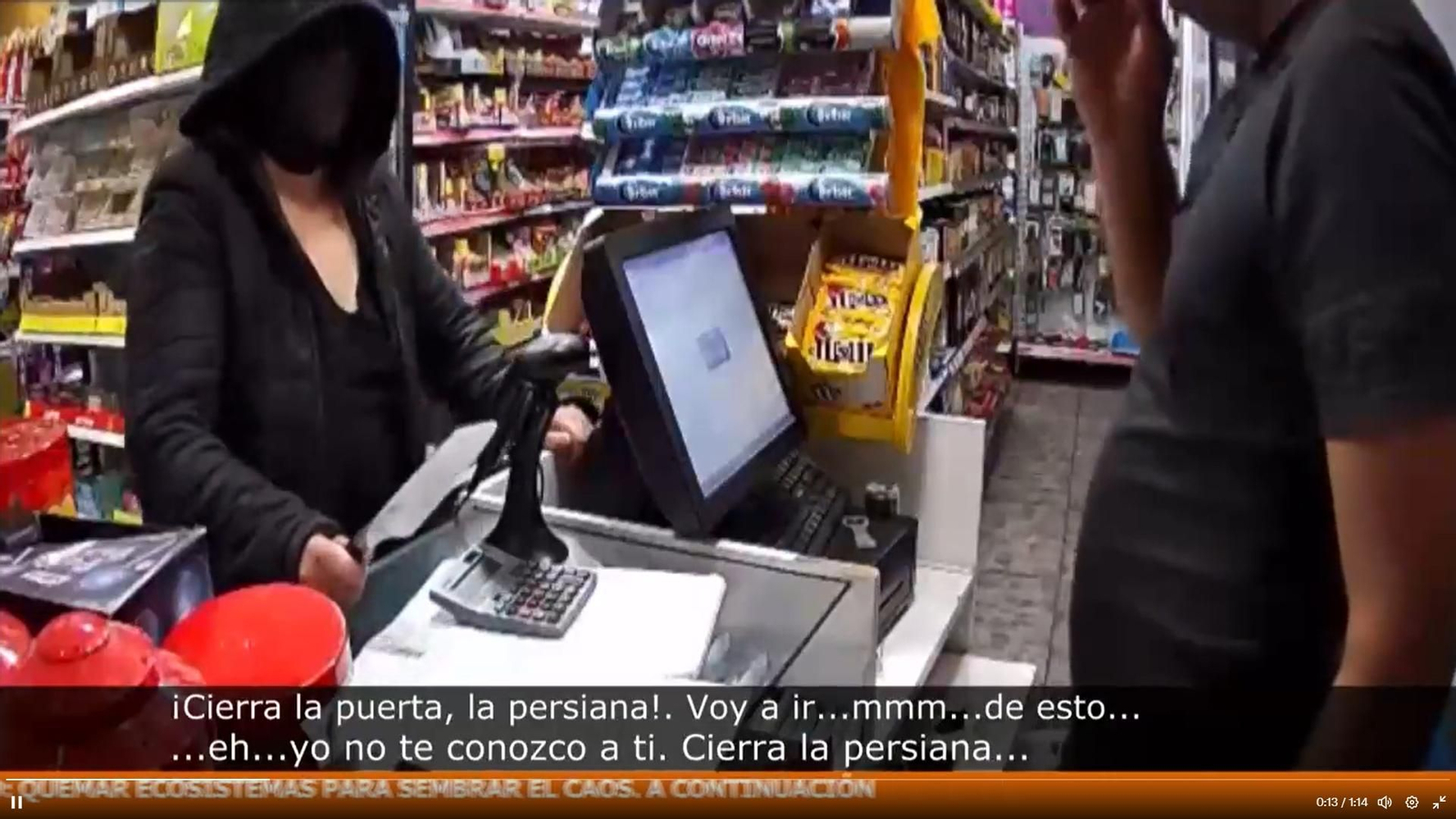 Captura de pantalla del atraco en Barcelona que se ha hecho viral.