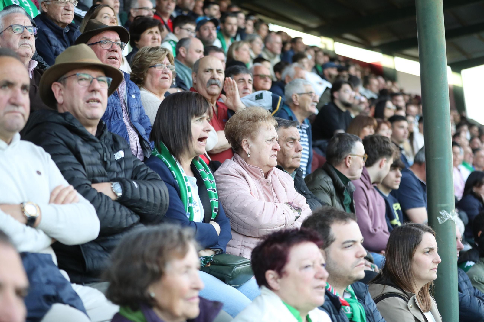 Galería | Empate a uno entre el CD Arenteiro y Ourense CF en el derbi termal