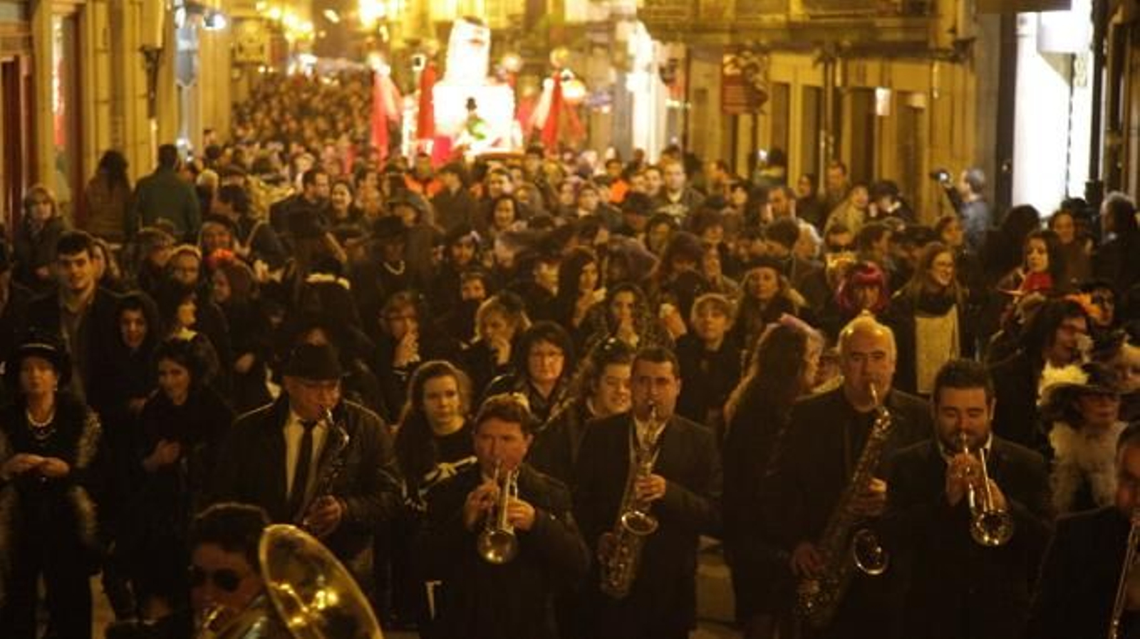 Imagen de los asistentes al entiero