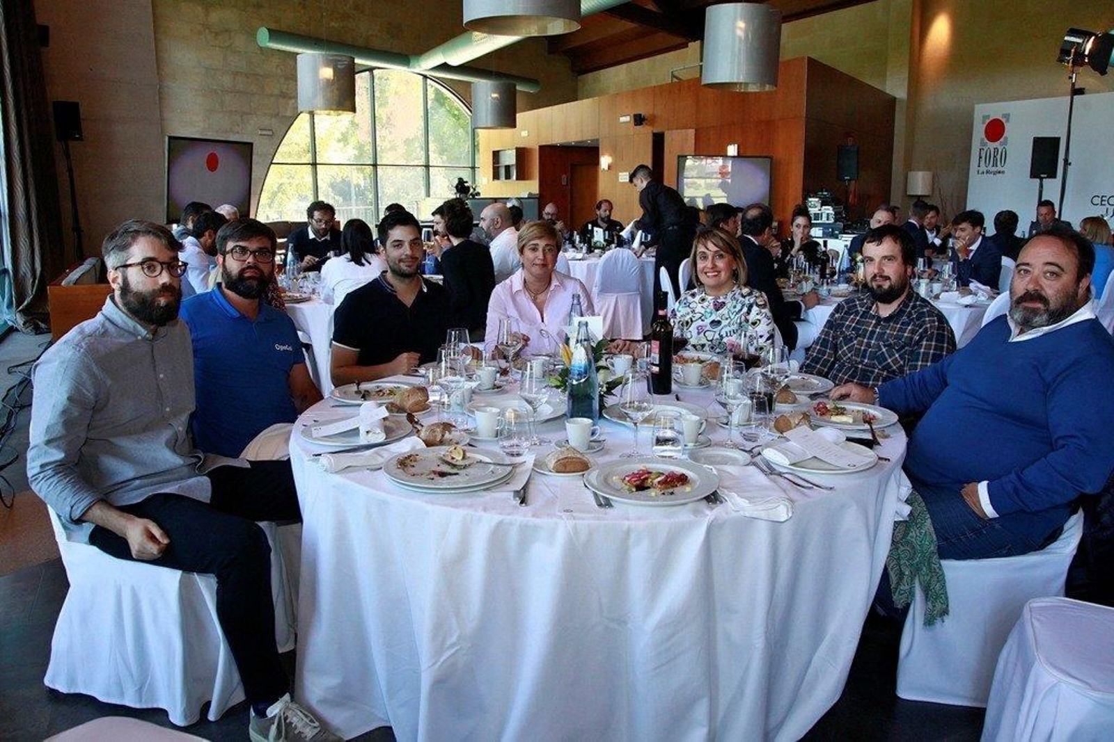 Javier Rey, redactor jefe de La Región; Iván Barroso, Opegal; Adolfo Álvarez, informático de Grupo Coren; María Jesús Corral, profesora del colegio Padre Feijóo; Beatriz Temes, profesora del colegio Padre Feijoo; Álvaro Goyanes, Grupo Igal; Quino Muñoz, Grupo Igal.