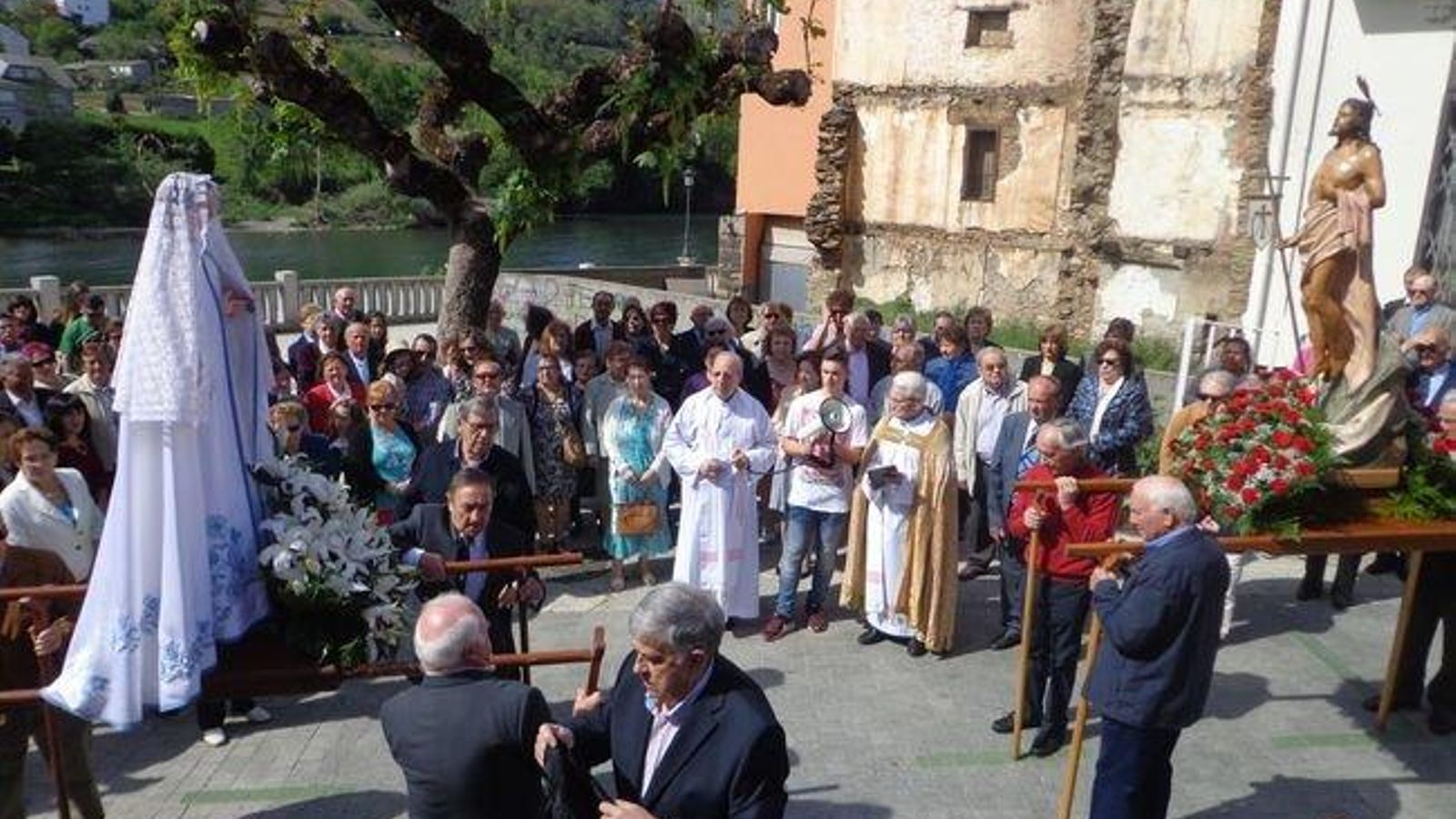 Procesión de Resurrección. Anteriormente el encuentro tenía lugar en el Porto da Barca. (Archivo)