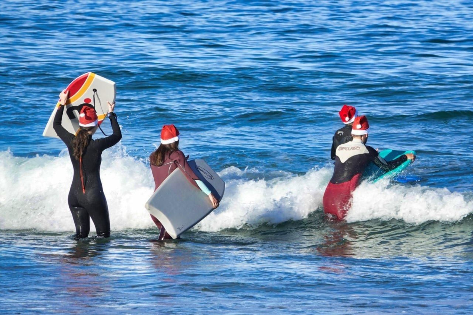 Papanoelada surfera en Patos.