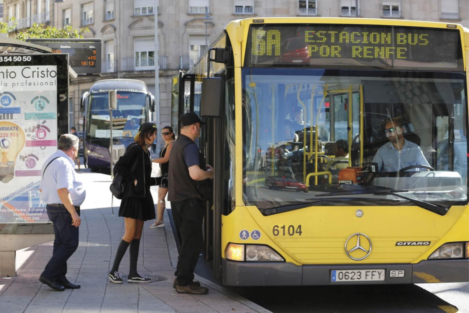 El transporte metropolitano, demanda histórica del área. (Xesús Fariñas)