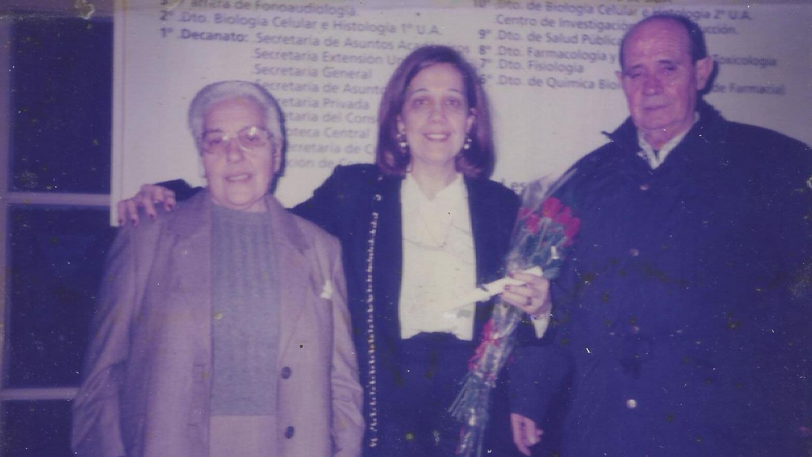 Ana-María-con-sus-padres-web