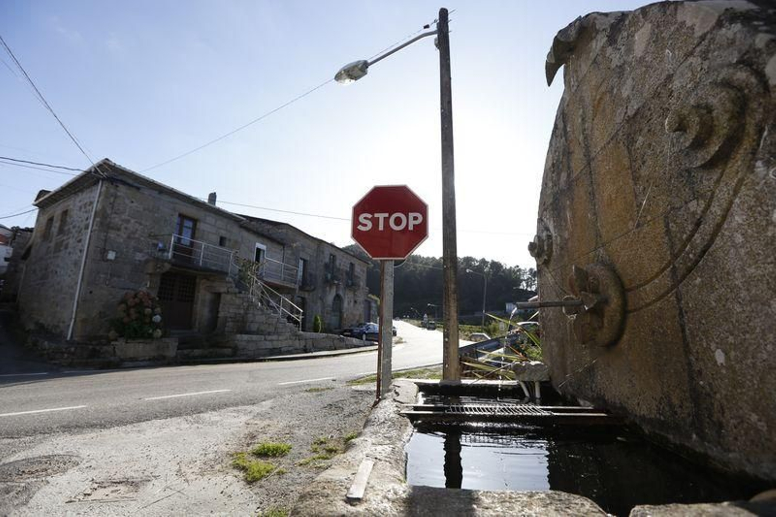 Una de las fuentes contaminadas con arsénico, en Castrelo de Miño (XESÚS FARIÑAS).