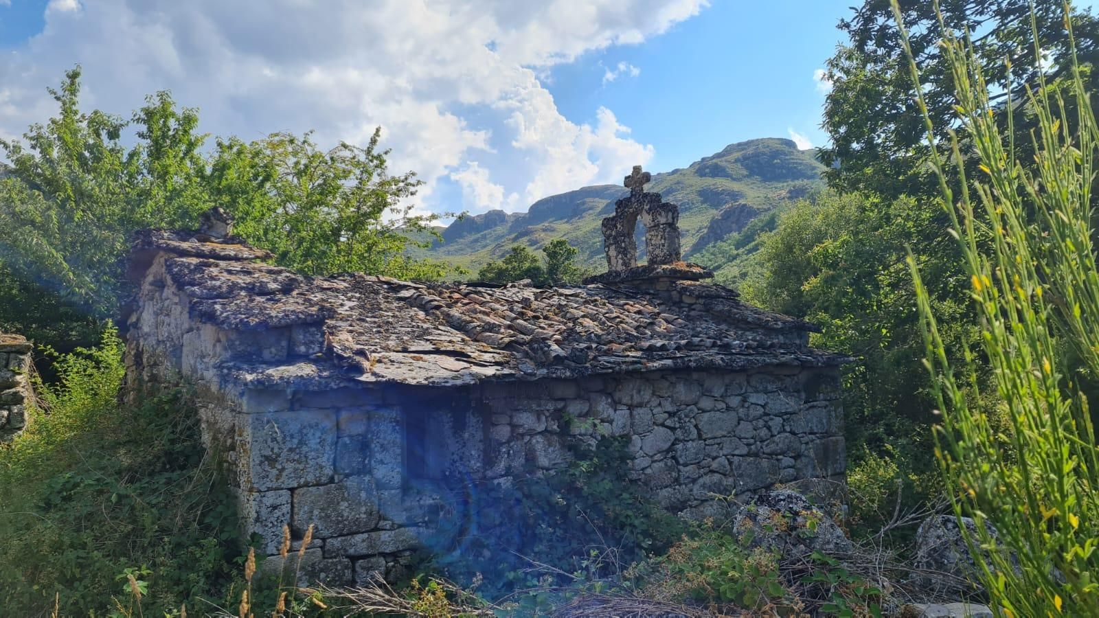 Aldea abandonada de Prada