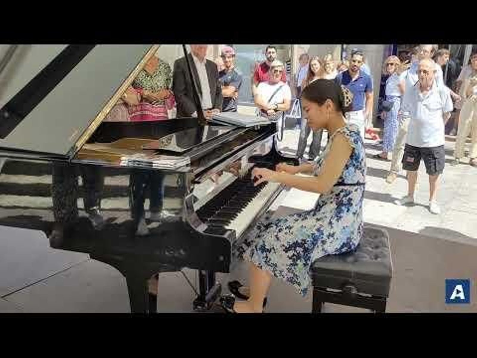 La ganadora del concurso de 2023, Miyu Shindo, tocando el piano en Príncipe el año pasado.