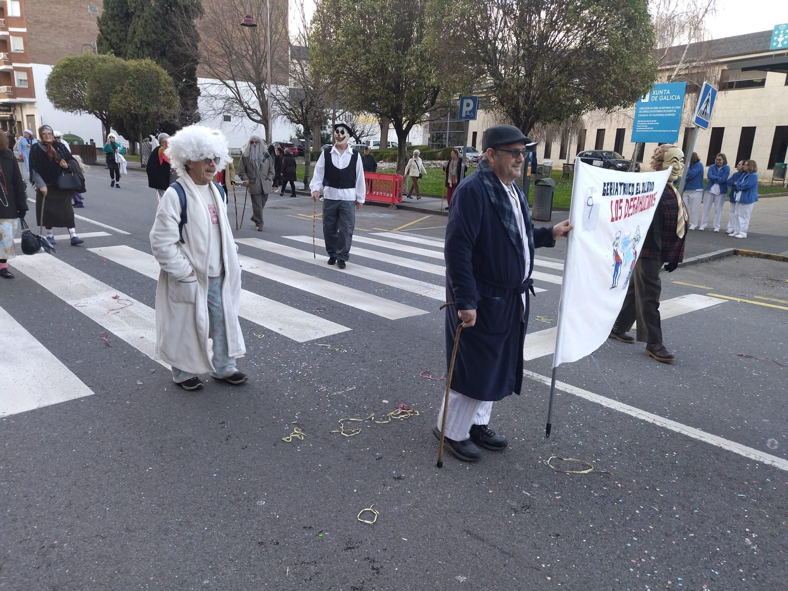 Galería | Música, paparota y mucho colorido en la comarca de Valdeorras durante su Martes de Entroido