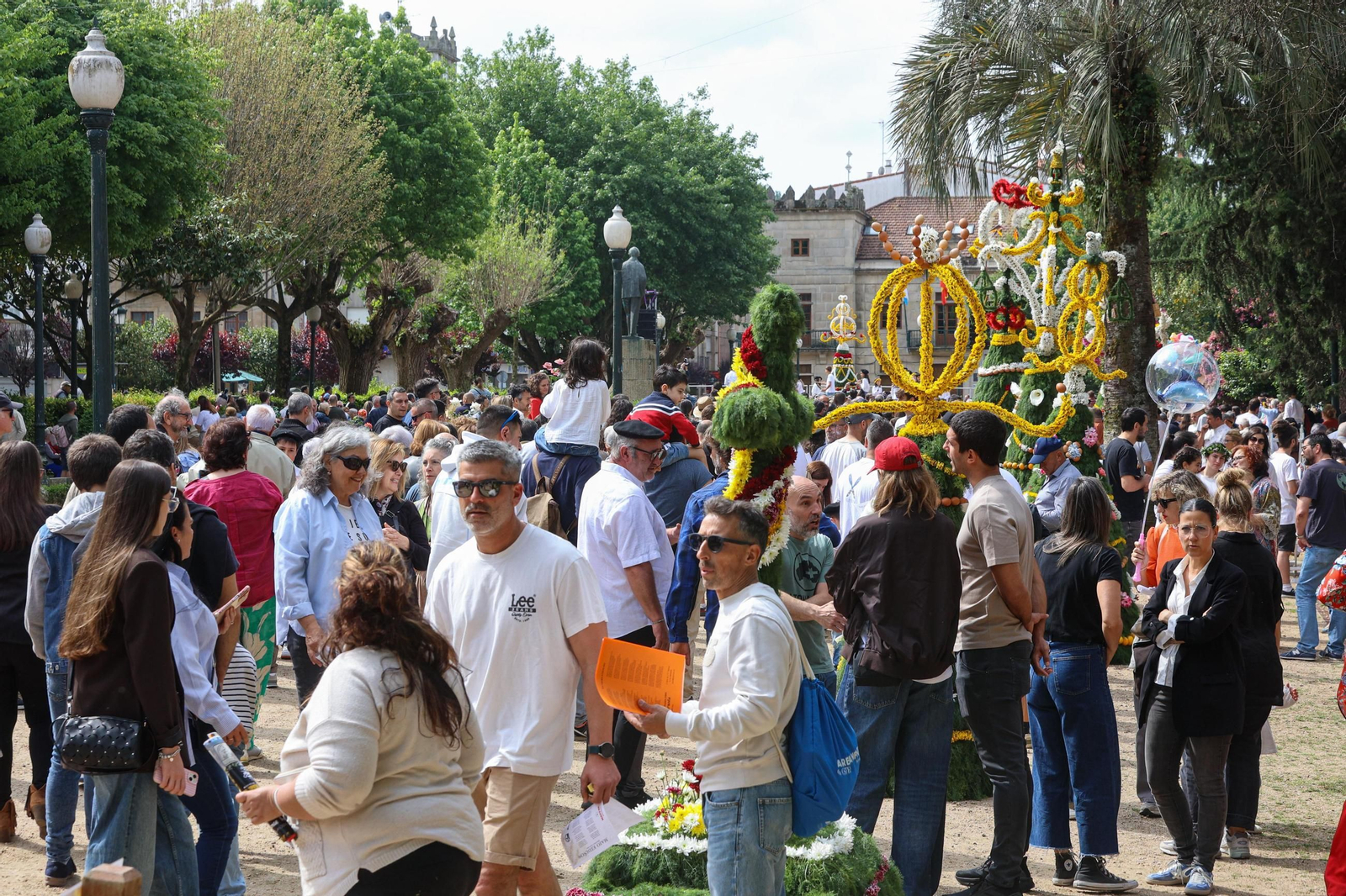 Galería | Muchas flores y música para celebrar los 'maios' en Redondela