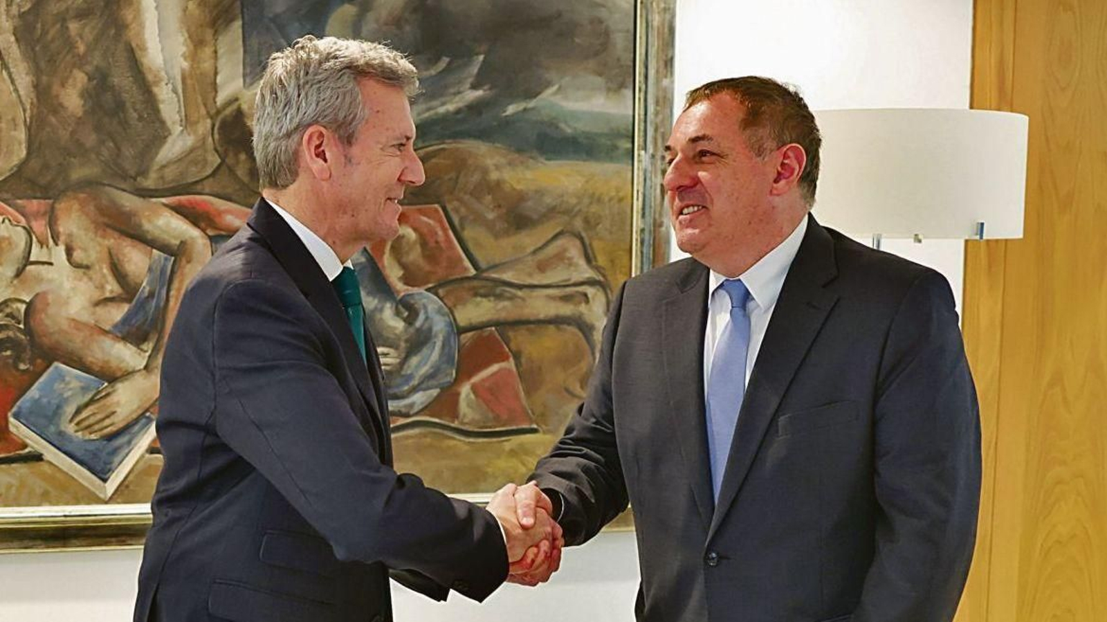 El presidente de la Xunta, Alfonso Rueda, mantuvo esta semana un encuentro con el nuevo embajador de Uruguay en España, Bernardo Greiver del Hoyo.