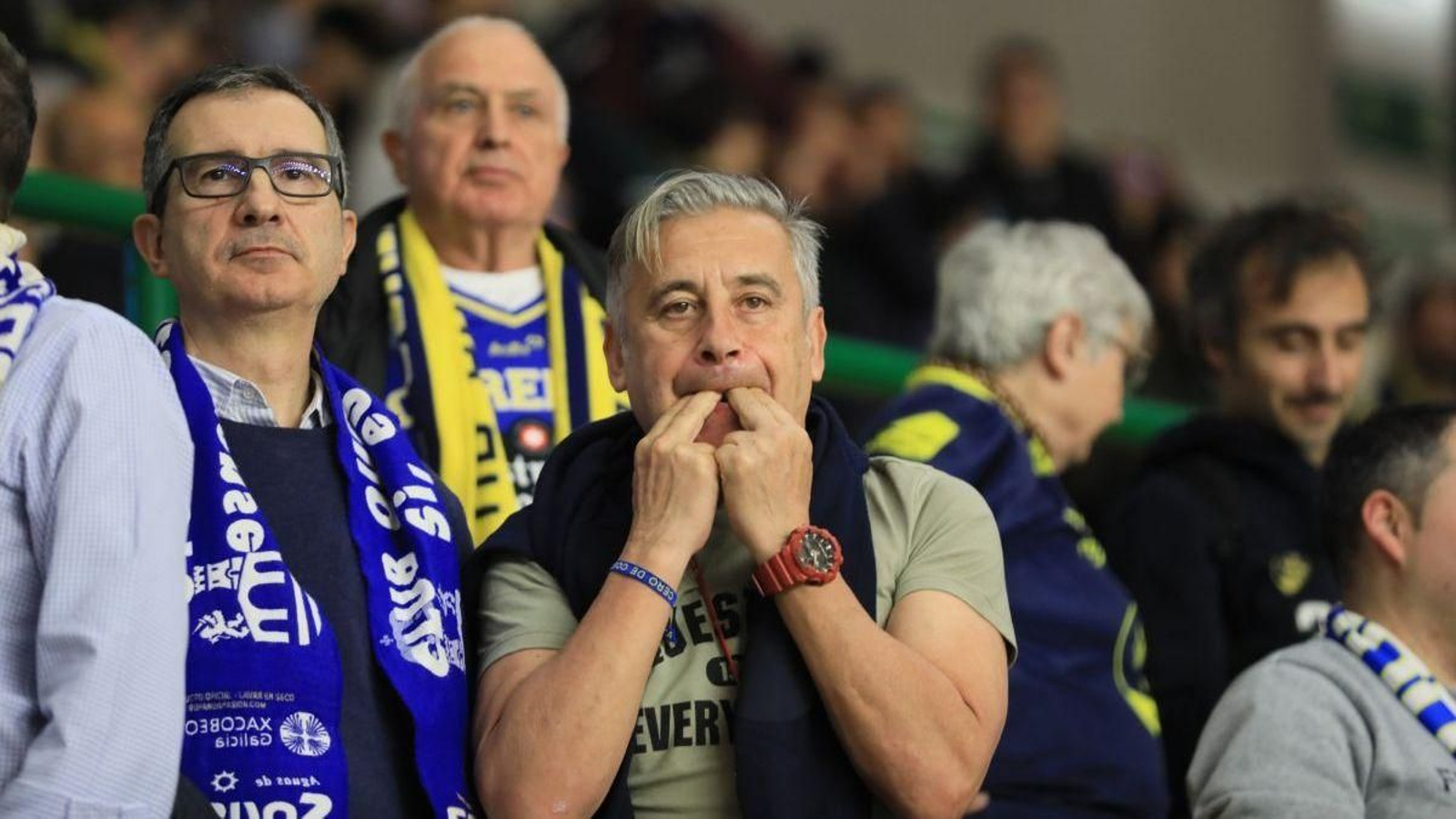 La grada de Pazo volvió a registrar una muy buena entrada, pero el final terminó con pitos de la afición local y celebración de los muchos aficionados zamoranos que se desplazaron.