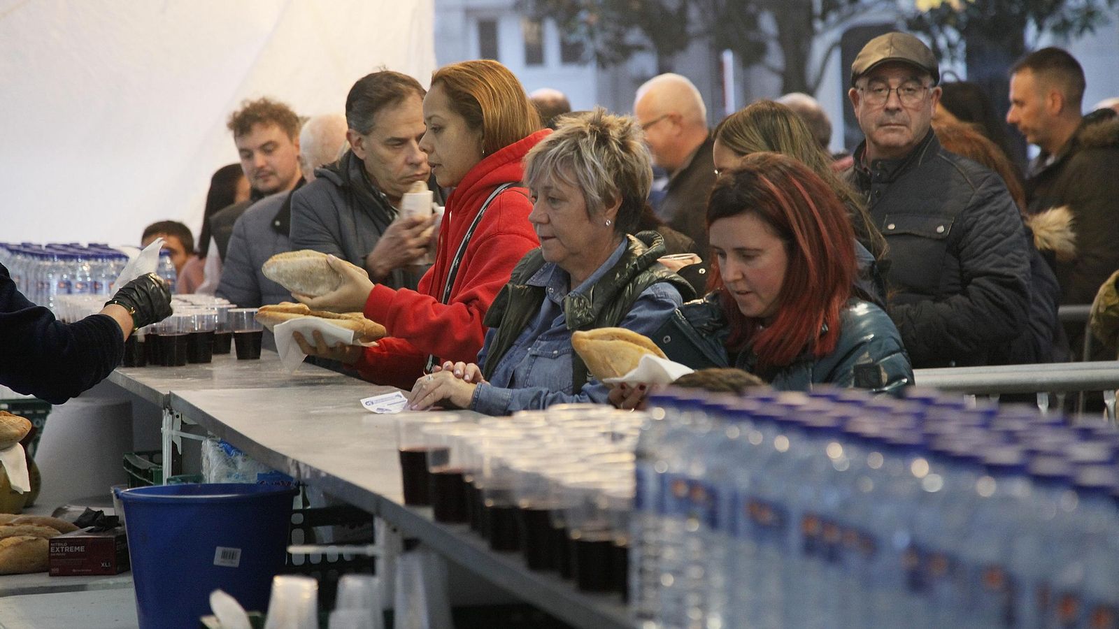 Galería | Cabezudos, castañas y bollo preñado para disfrutar de los magostos en la ciudad