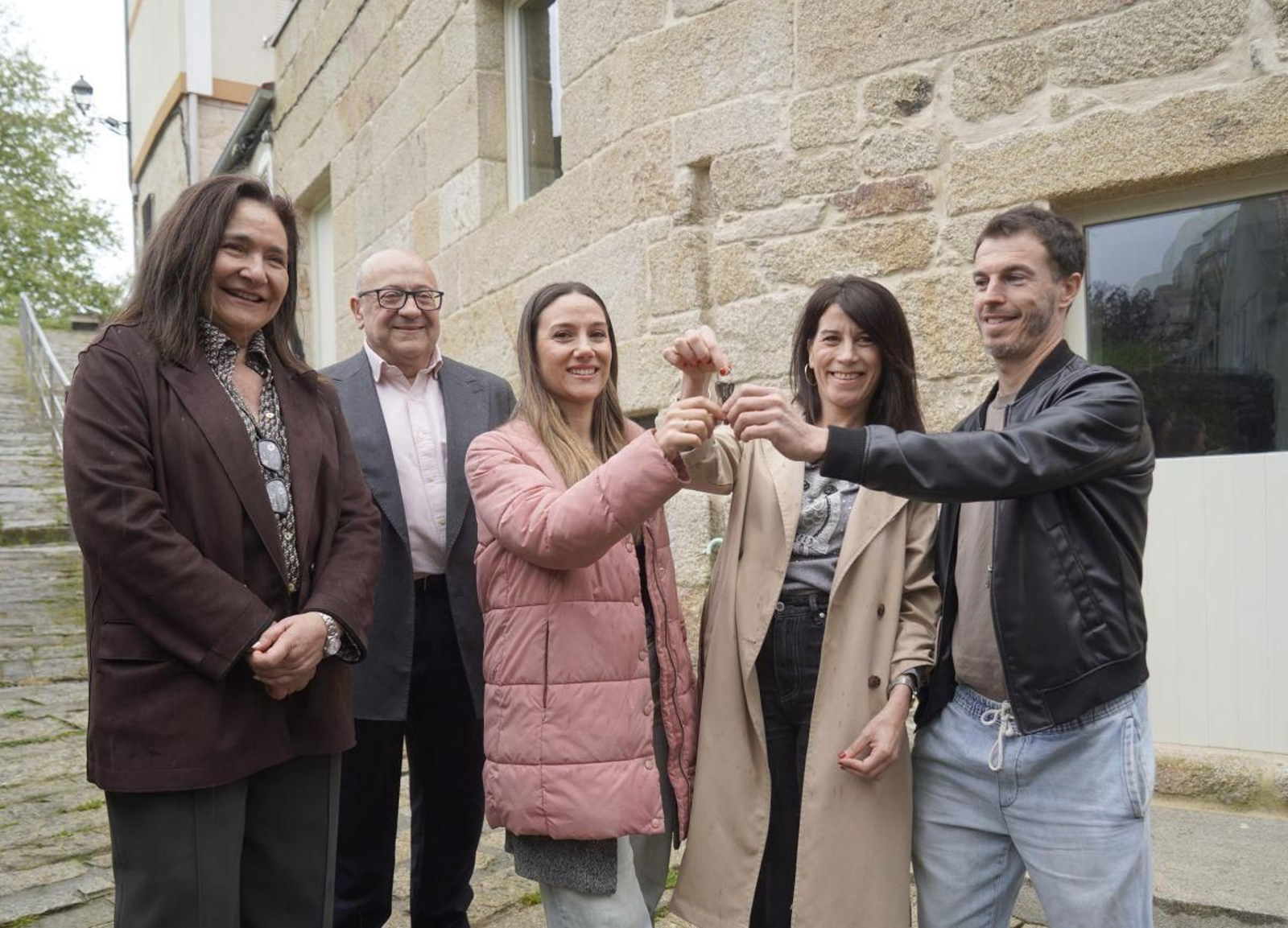 La conselleira Allegue, en la entrega de las llaves.