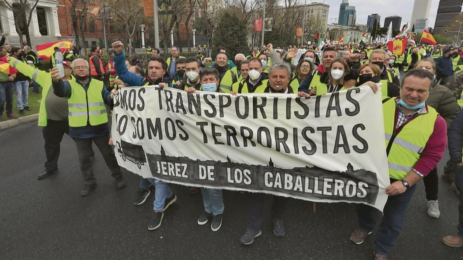 La plataforma de transportistas de mercancías que convocó el paro del sector se manifestó en Madrid.