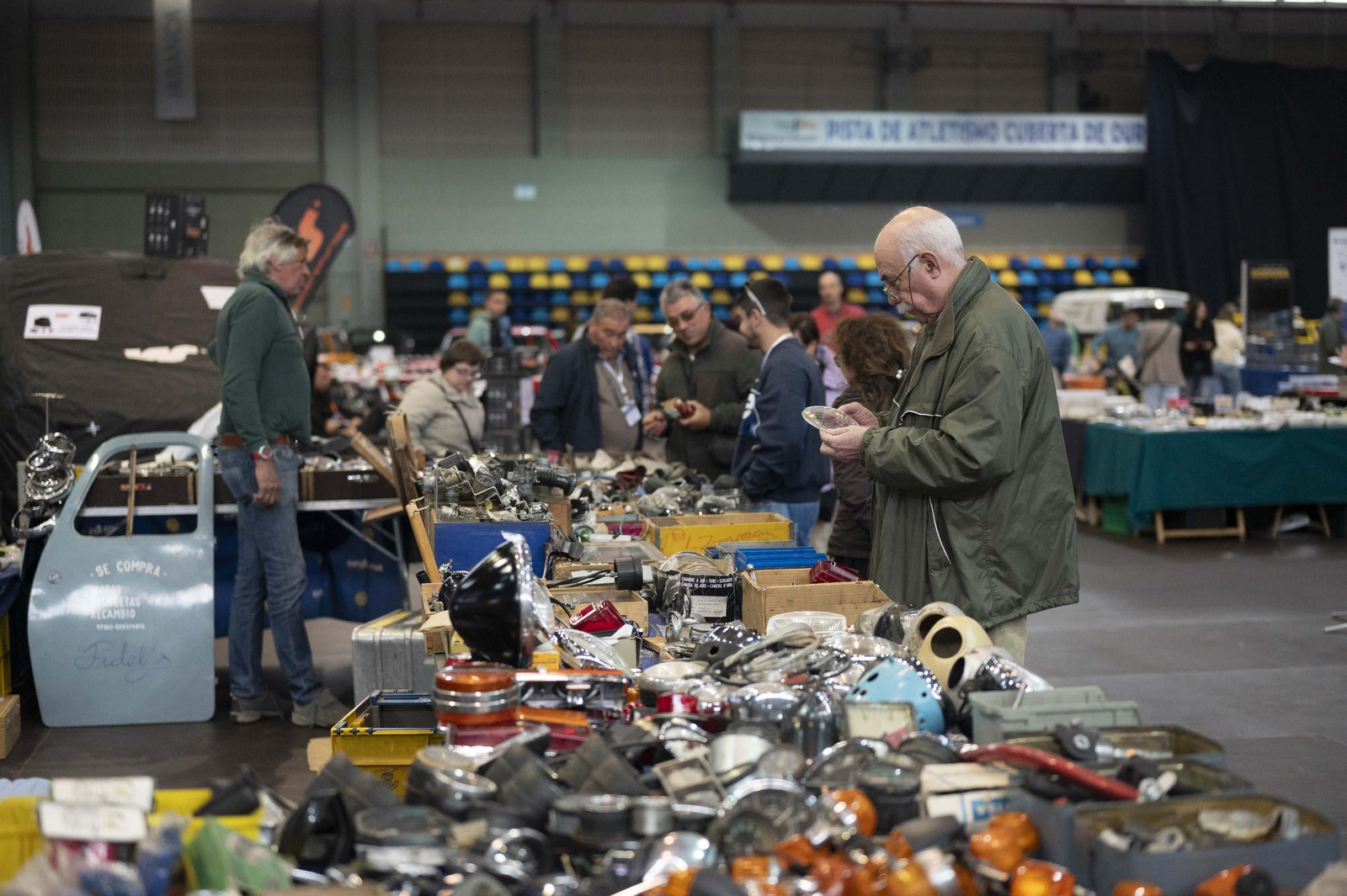 Galería | Expourense retrocede varias décadas con la belleza de los coches clásicos
