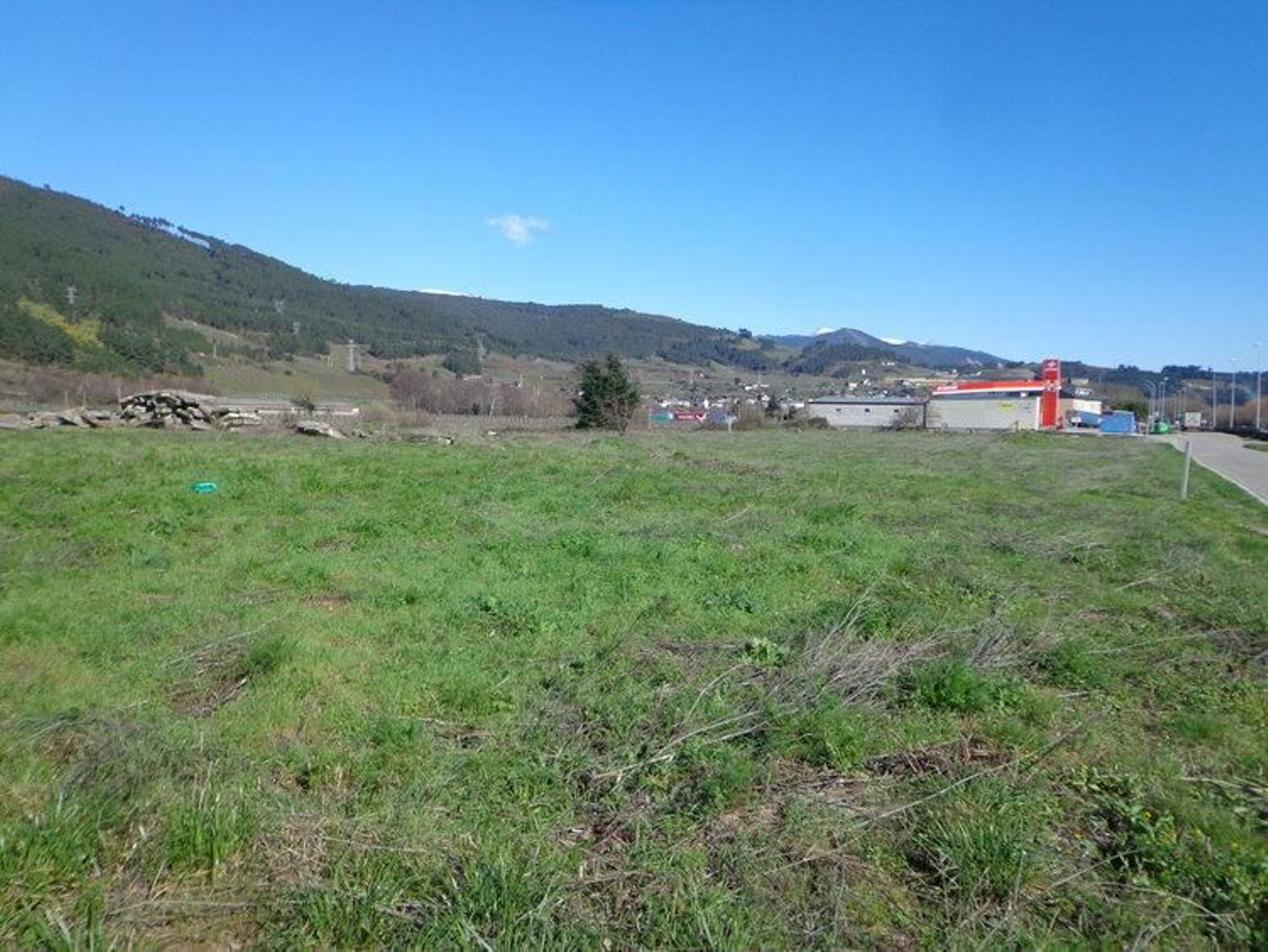 Terrenos de A Sobreira, donde el Concello de Vilamartín prevé crear suelo industrial.