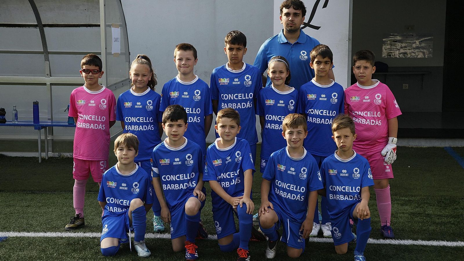 Galería | El fútbol benjamín se concentra en Barbadás