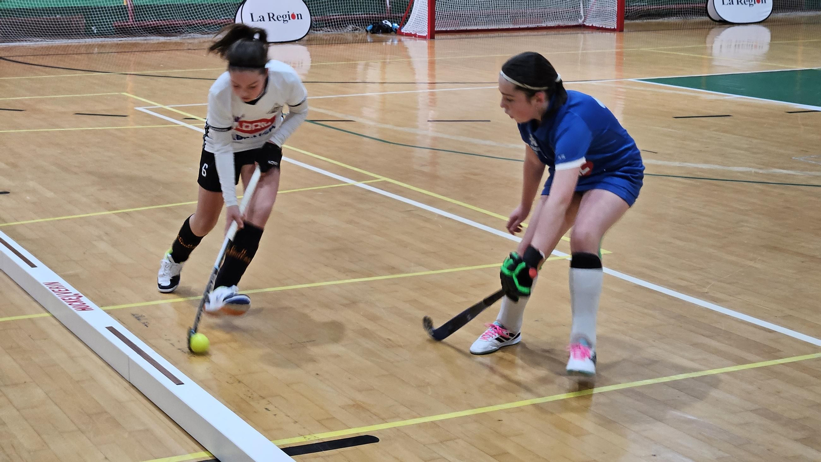 Galería | La cantera del hockey sala ourensano disfruta de una jornada de competición con +Deporte La Región