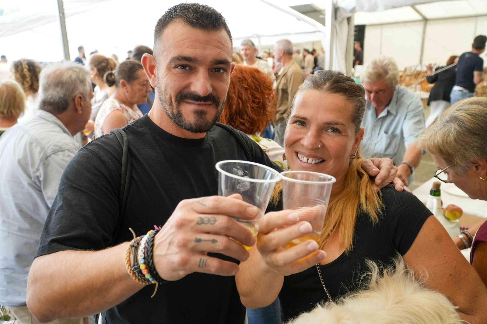 Galería | La Festa da Sidra triunfa en Bembrive con 1.000 litros repartidos