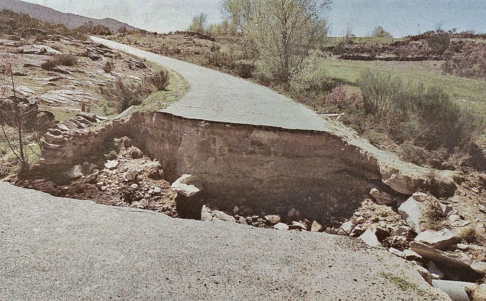 El puente destruido entre A Gudiña y A Mezquita.