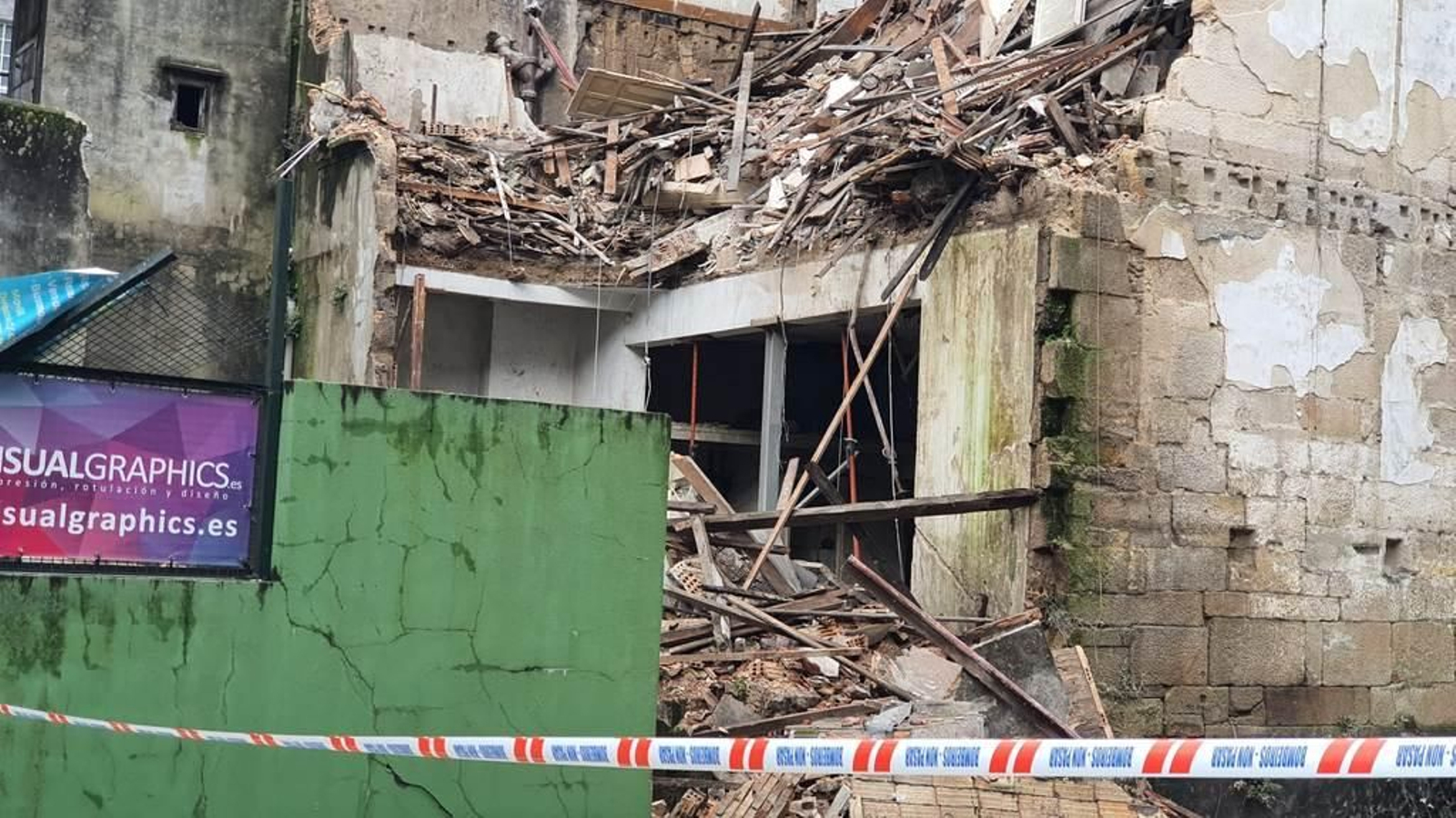 Se derrumba un edificio en el centro de Vigo _ JV Landin 3
