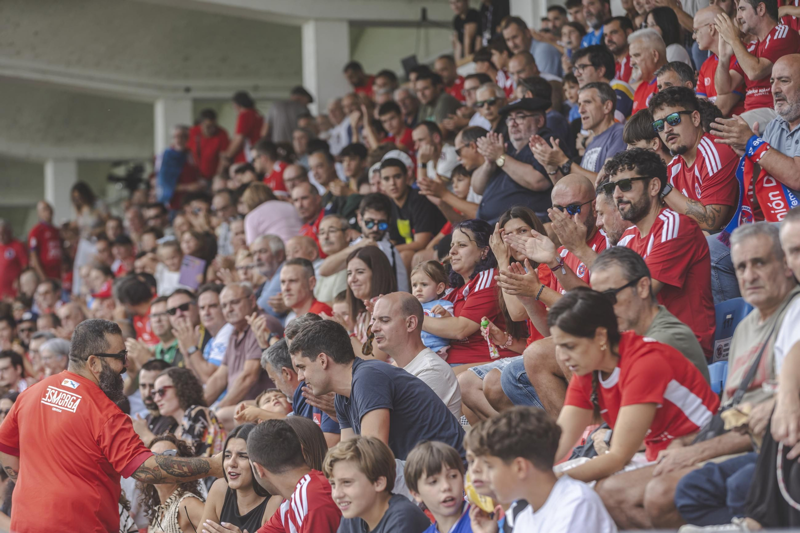 Galería | O Couto disfruta con el estreno de la UD Ourense en Primera Federación, en fotos
