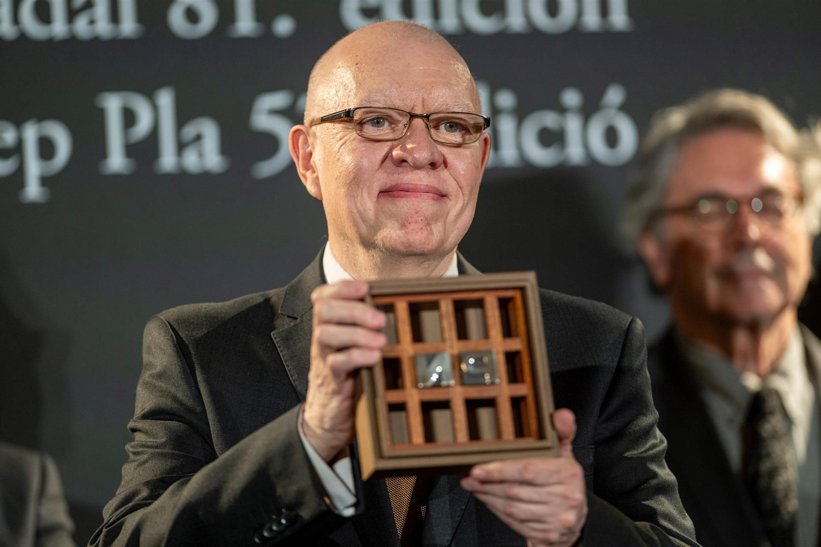 El escritor y periodista argentino de origen asturiano Jorge Fernández Díaz acaba de ser galardonado con el 81º Premio Nadal de novela