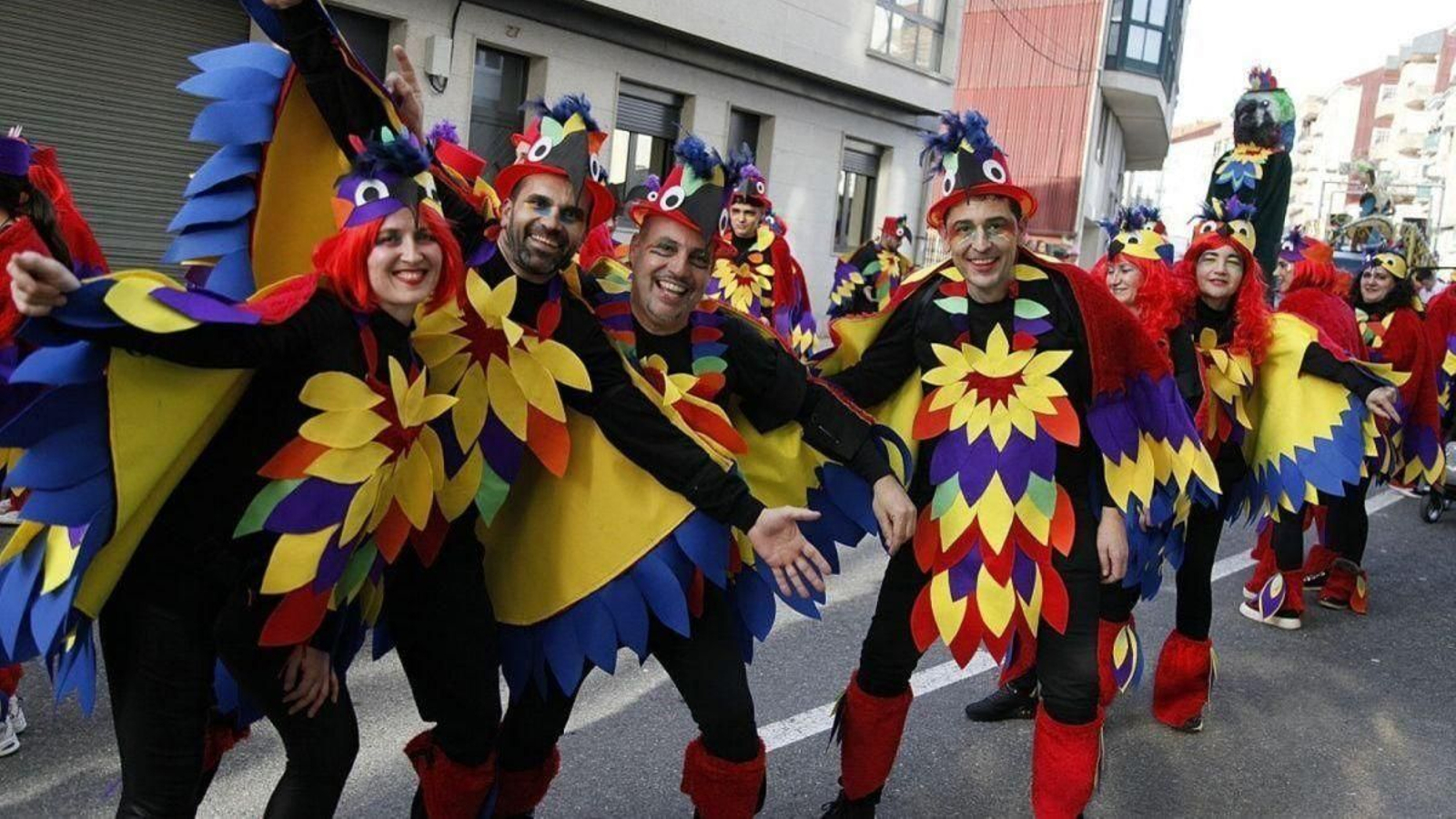 El Sábado de Piñata prolonga la fiesta del Entroido en la provincia.