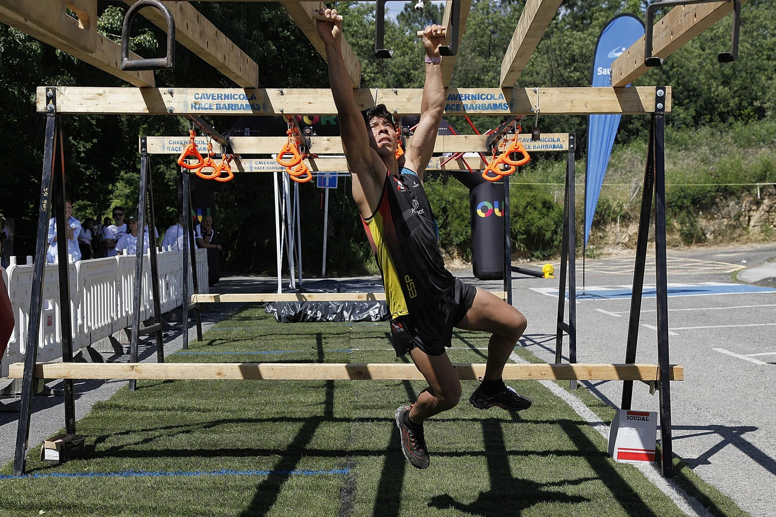 Galería | Obstáculos, deporte y buen tiempo en la Cavernícola Race