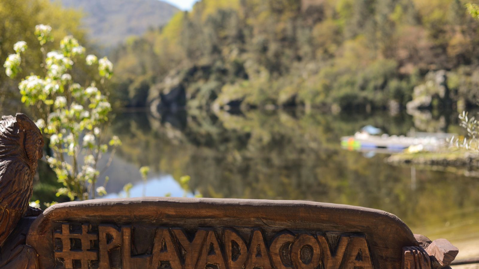 Banco de la Playa Fluvial A Cova