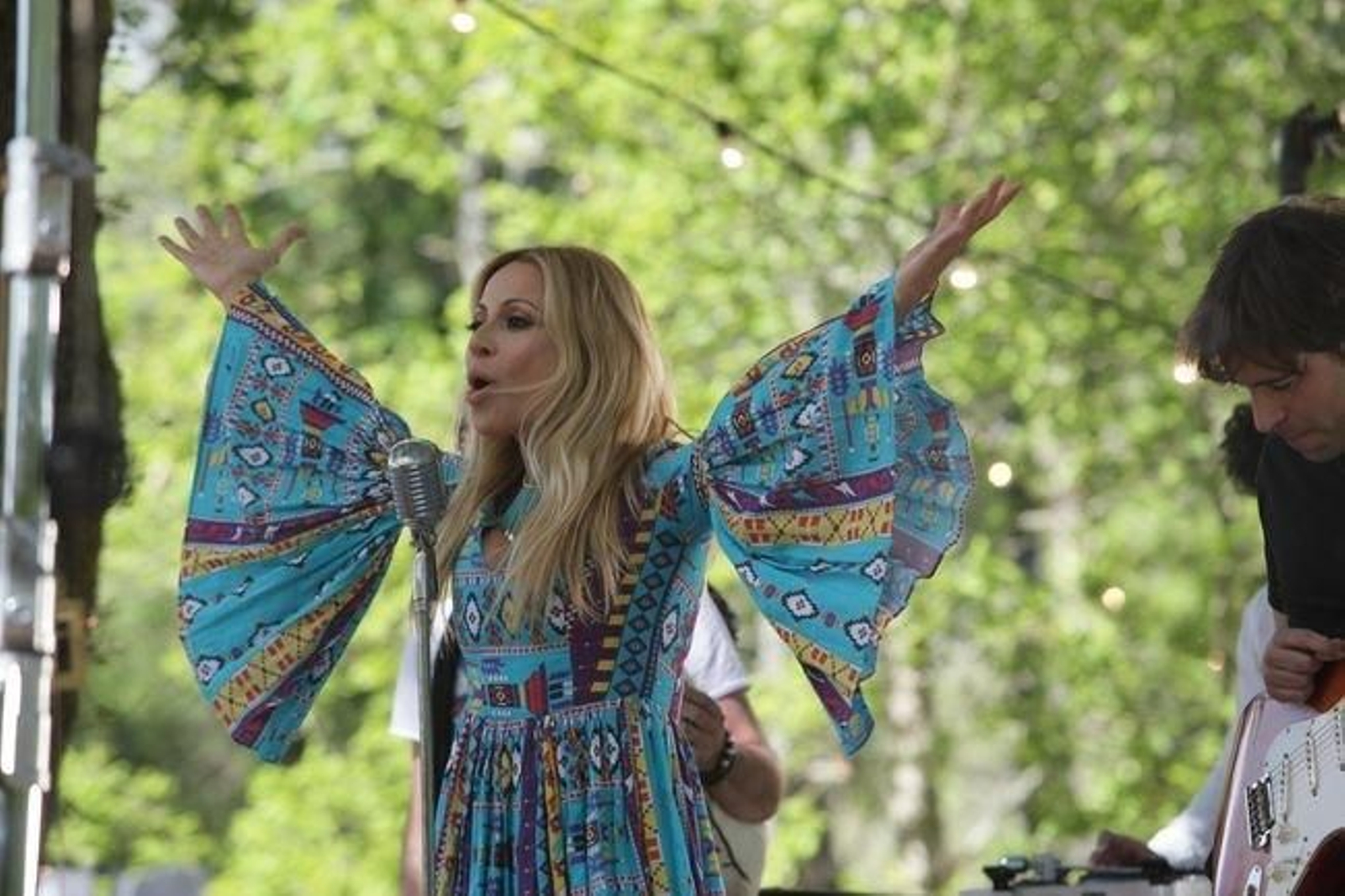 Marta Sánchez y Daniel Minimalia durante la grabación del videoclip