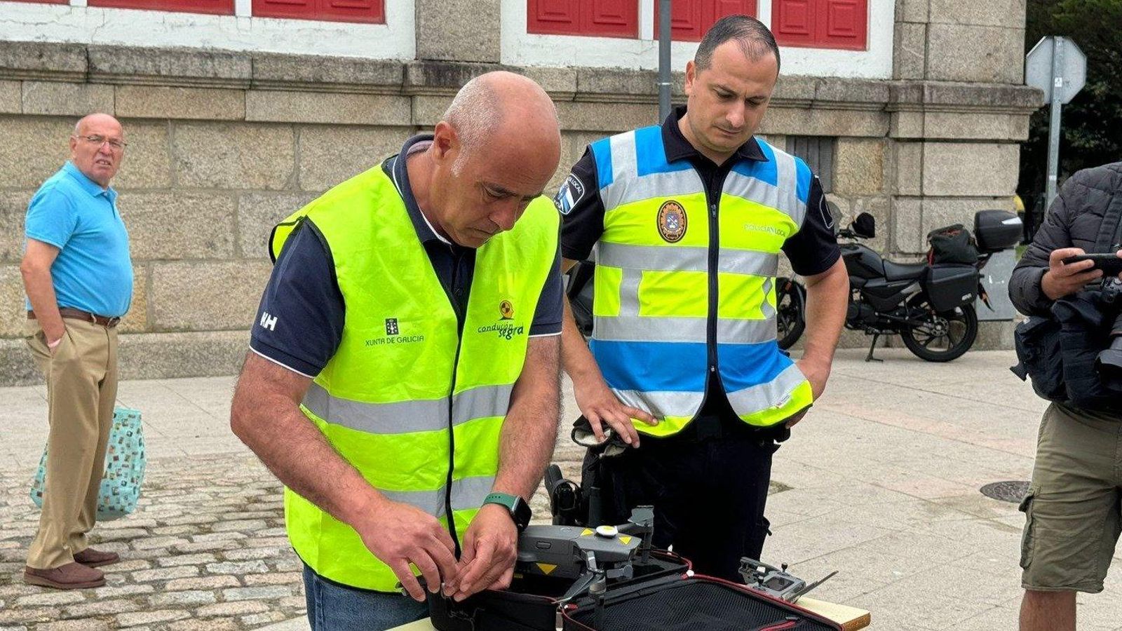 La Policía utiliza un dron para tomar imágenes. // Alberte