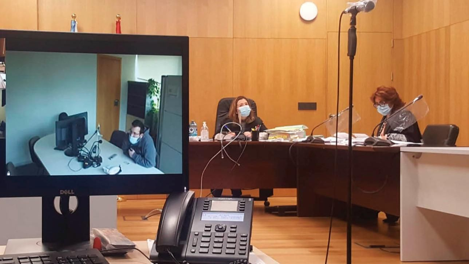 El acusado compareció por videoconferencia.